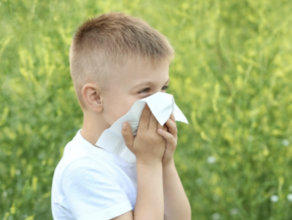 Опасное время: как пережить период цветения детям с астмой?