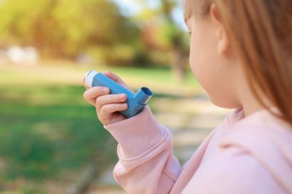 Какие симптомы свидетельствуют о развитии приступа астмы. Правила поведения при приступе